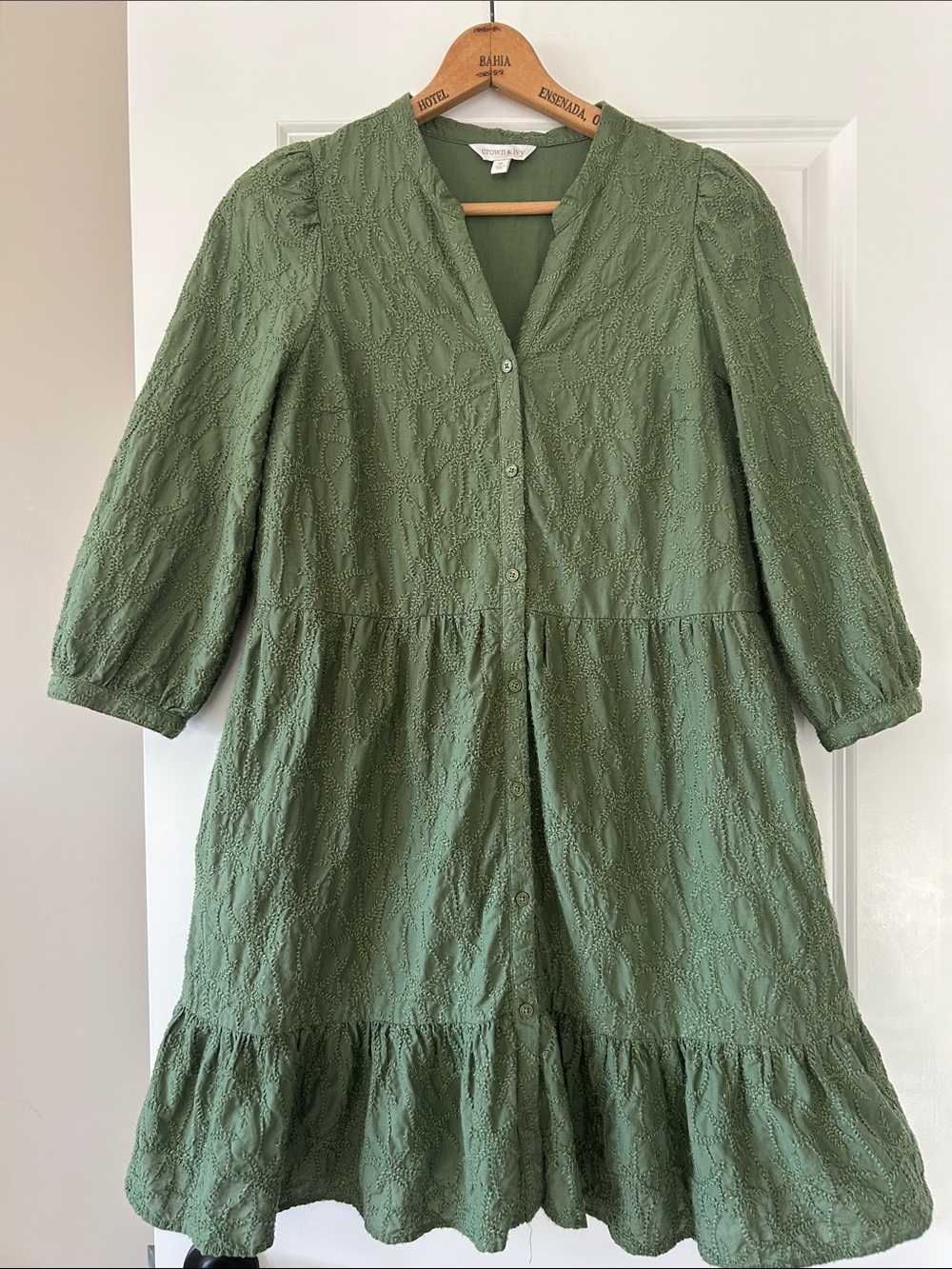 Crown & Ivy Embroidered Tiered Dress Sz M w MEASUREMENTS Green Button Front